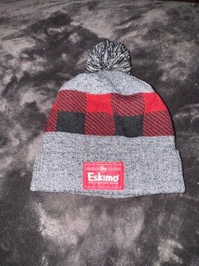 Eskimo Ice Fishing Gear Winter Hat Gray Red Buffalo Plaid Acrylic Knit